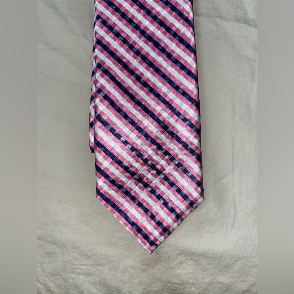 IZOD Neck Tie in EUC.